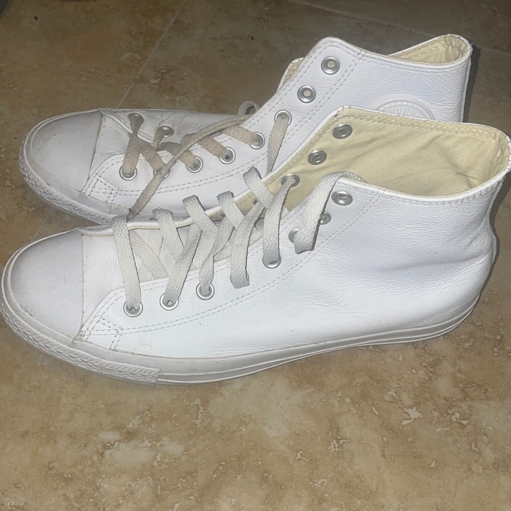 White high all star size 10.5🔥